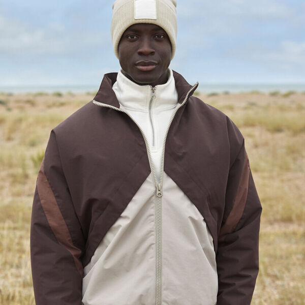 Appliqué patch pom beanie Thumbnail